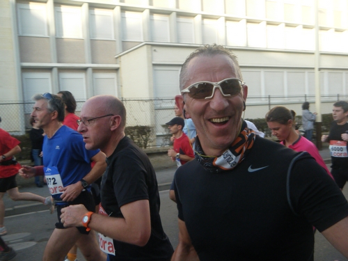 Patrice CAUET radieux....son 2ème marathon en 2012...(52 en 52 semaines en 2011!!)